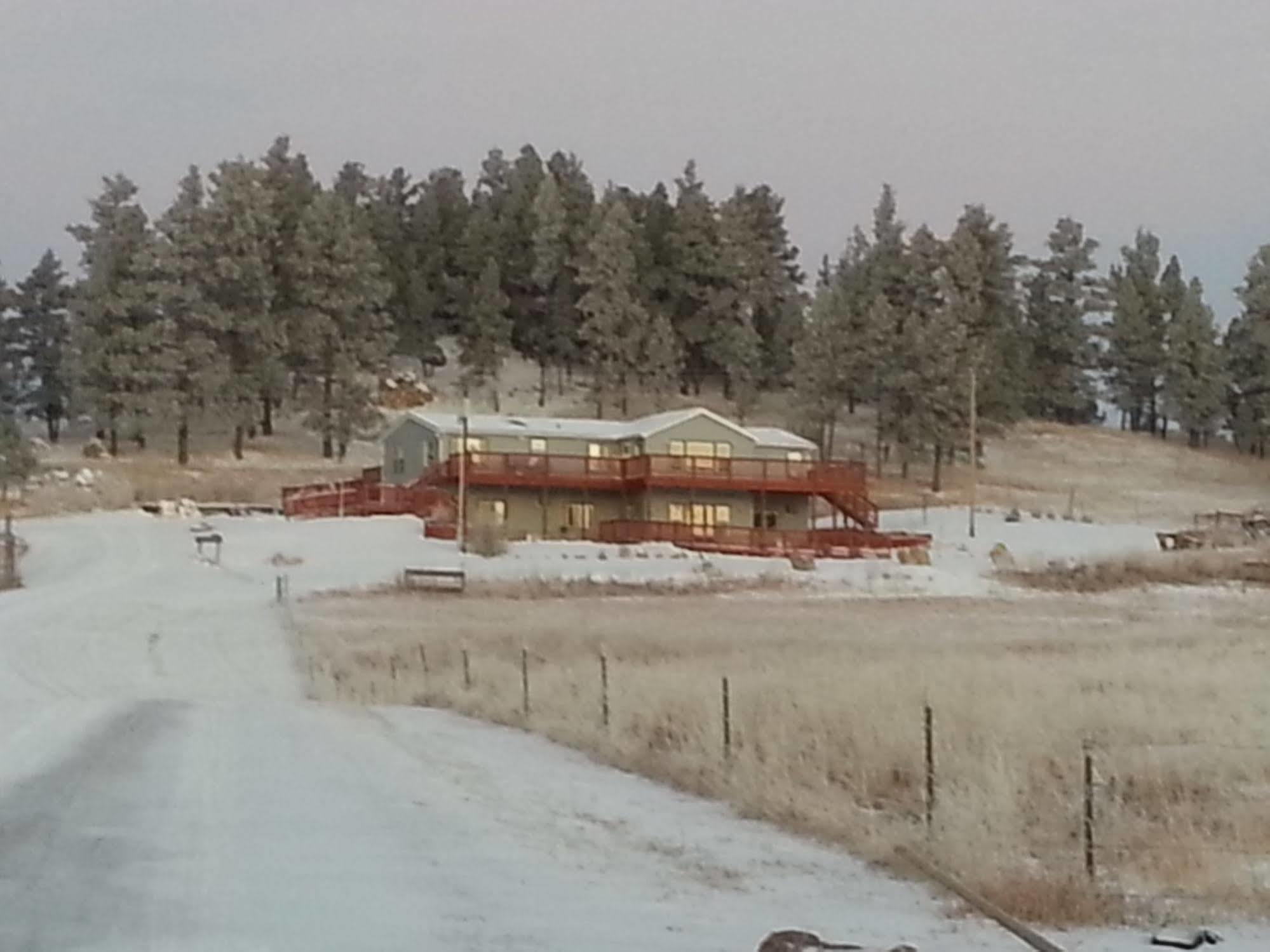 Sawin' Logs Inn Devils Tower Екстер'єр фото